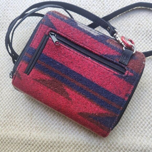 Pendleton Crossbody Zip Around Bag Southwest Aztec Wool Wallet Organizer Clutch - Picture 2 of 9